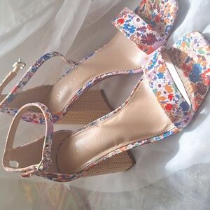 Women shoes Kelly & Katie worn once